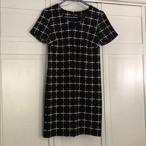 Black and white short sleeved dress
